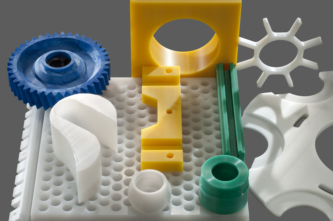 Технологический полимерный материал. Детали из пластмассы. Изделия из пластика. Детали строительные из пластмасс. Конструкционные пластмассы.